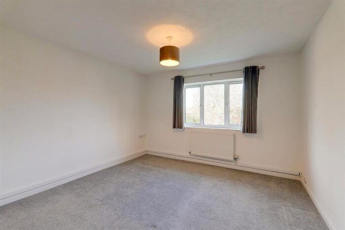 1 Bedroom Flat For Sale In Dominion Road, Worthing, BN14