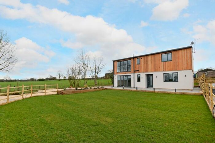 4 Bedroom Detached House For Sale In Tree Hill Drive, Apperknowle, Dronfield, S18