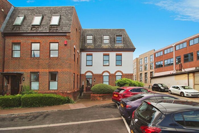 2 Bedroom Flat To Rent In Little London Court, Swindon, SN1