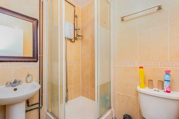 6 Bedroom Semi-Detached House To Rent In Glen Eyre Road, Southampton, SO16