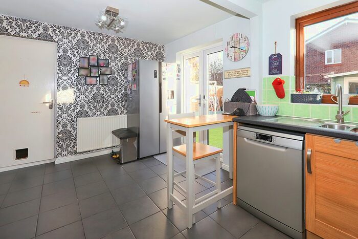 3 Bedroom Detached House For Sale In Cunningham Road, Perton, Wolverhampton, Staffordshire, WV6