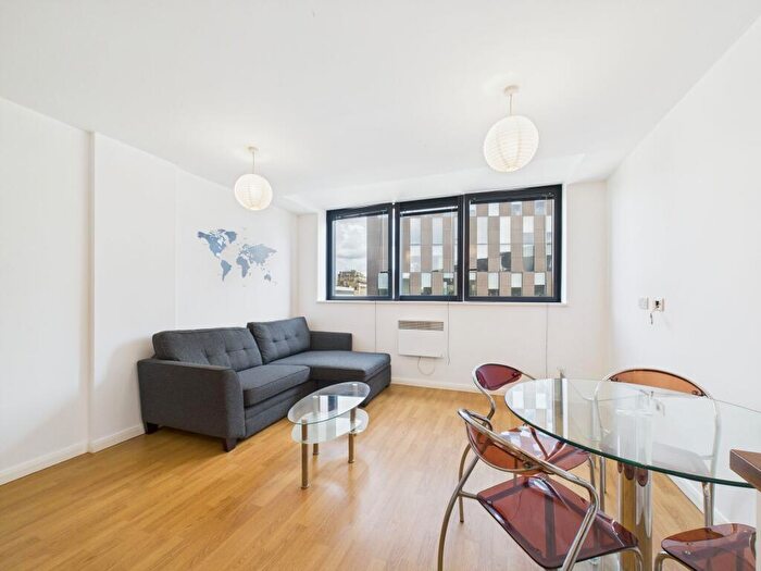 1 Bedroom Flat To Rent In Mann Island, L3