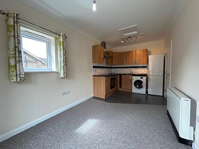 2 Bedroom Flat To Rent In Abbeyfields, Peterborough, PE2