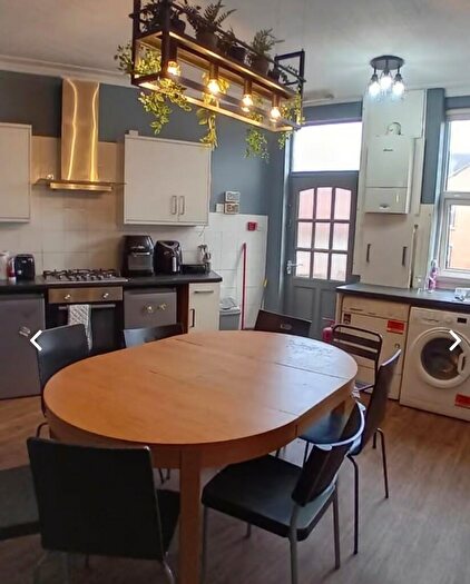 7 Bedroom Terraced House To Rent In The Village Street, Leeds, West Yorkshire, LS4