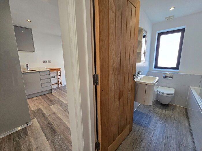 1 Bedroom Flat To Rent In Forester House, Marlborough Road, Watford, Hertfordshire, WD18