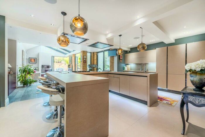 4 Bedroom Detached House To Rent In Vine Road, Barnes, London, SW13