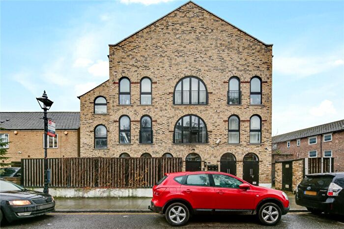 2 Bedroom Flat To Rent In Chapelford Apartments, Ruston Street, Bow, London, E3