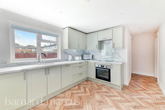 2 Bedroom Apartment To Rent In Chetwode Road, Tadworth, KT20