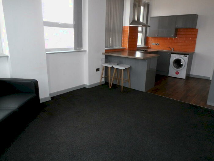 Apartment To Rent In Newspaper House, BB1