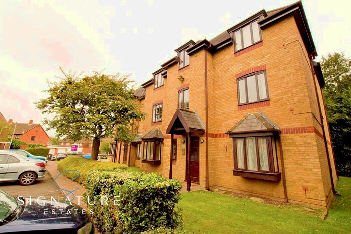 1 Bedroom Flat To Rent In Lymington Court, Leveret Close, Watford, WD25