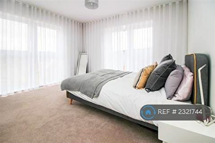 2 Bedroom Flat To Rent In Cubitt House, Wouldham, Rochester, ME1