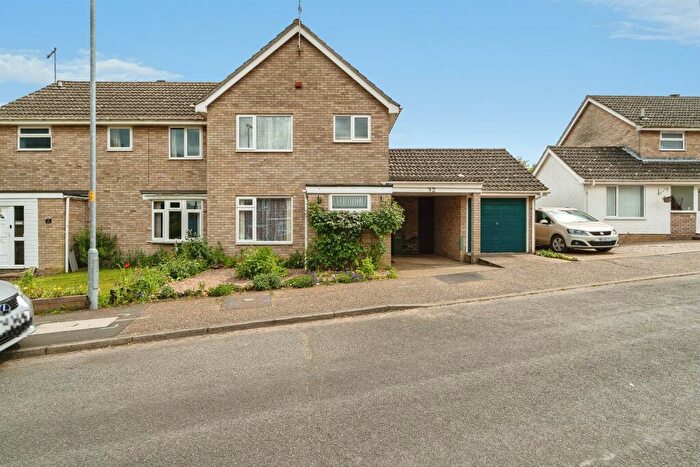 3 Bedroom Terraced House For Sale In Benbow Road, Thetford, IP24