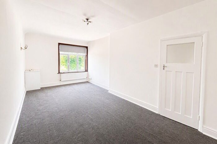 1 Bedroom Flat To Rent In Portsmouth Road, Portsmouth, PO6