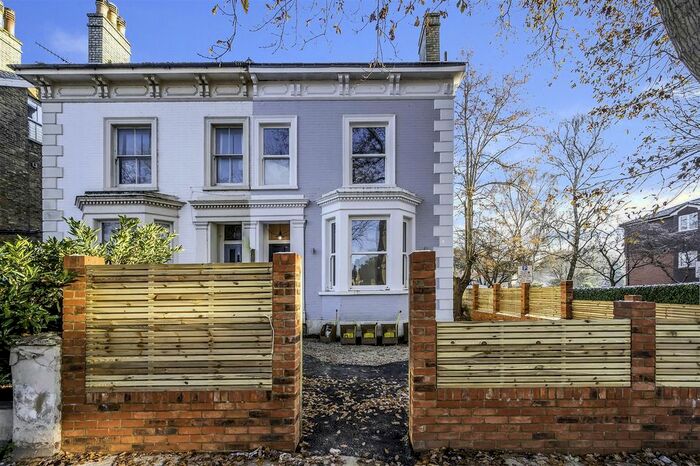 1 Bedroom Flat To Rent In London Road, Redhill, RH1