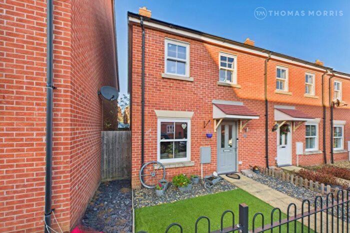 2 Bedroom End Of Terrace House For Sale In Appleton Mead, Biggleswade, Bedfordshire, SG18