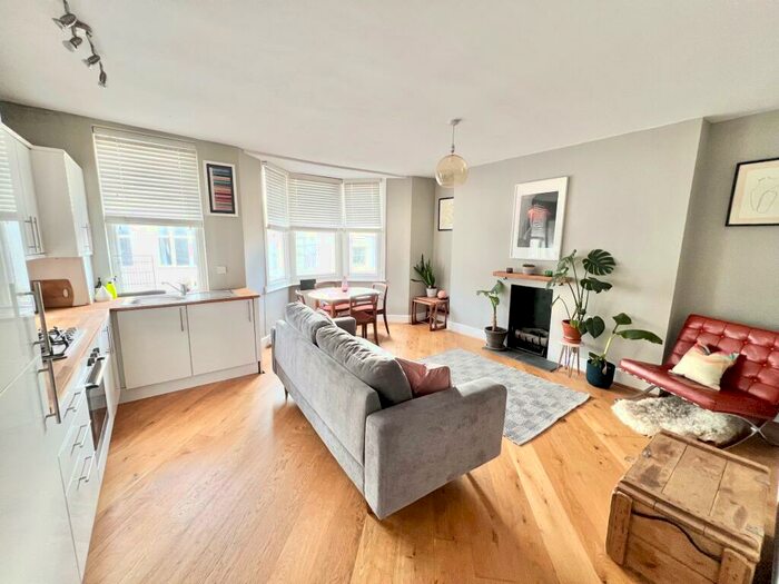 2 Bedroom Apartment To Rent In Atlingworth Street, Brighton, BN2