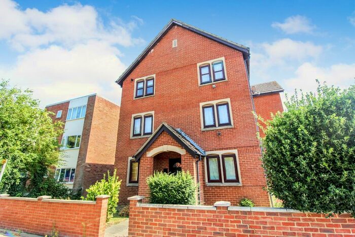 2 Bedroom Maisonette To Rent In Hillstone Grange, Shakespeare Road, Bedford, MK40