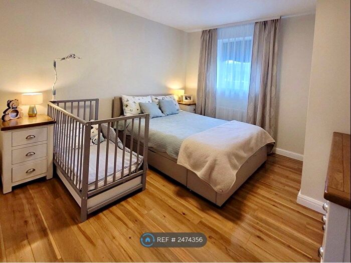 2 Bedroom Flat To Rent In Burford Gardens, Cardiff, CF11