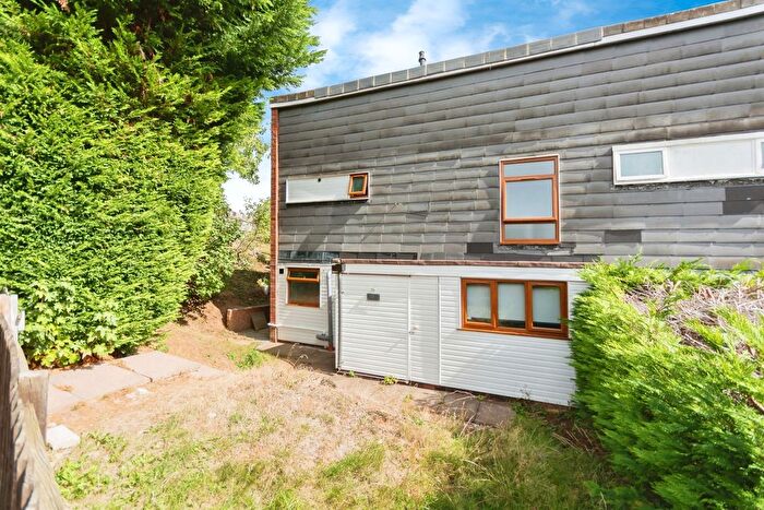 4 Bedroom Terraced House For Sale In Napton Close, Redditch, B98