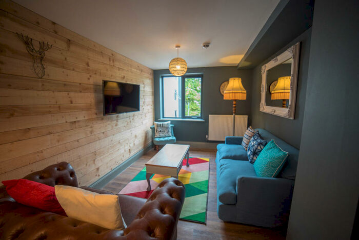 6 Bedroom Apartment To Rent In Apartment, Mary Morris House, Shire Oak Road, LS6