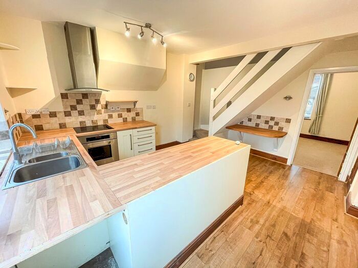 2 Bedroom Cottage To Rent In Middle Street, Dunston, Lincoln, LN4