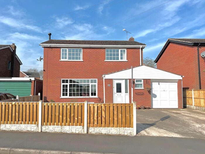 4 Bedroom Detached House For Sale In Low Road, Scrooby, Doncaster, DN10
