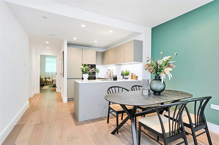 1 Bedroom Property For Sale In Chiswick High Rd., Chiswick, London, W4