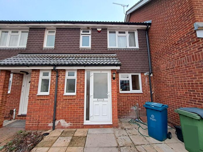 3 Bedroom Terraced House To Rent In Edgware, Harrow, HA8