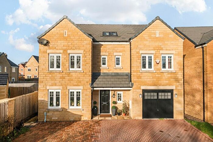 6 Bedroom Detached House For Sale In Duncombe Grove, Beckwithshaw, HG3