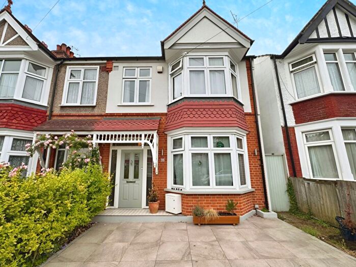 4 Bedroom Property To Rent In Cornwall Road, Harrow, HA1
