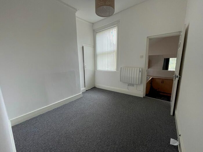 1 Bedroom Flat To Rent In Spring Bank, Hull, HU3