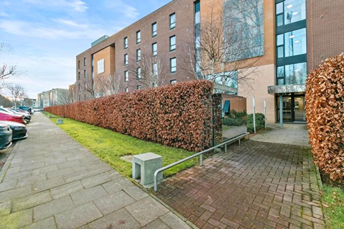 2 Bedroom Flat For Sale In Haggs Gate, Pollokshaws, G41