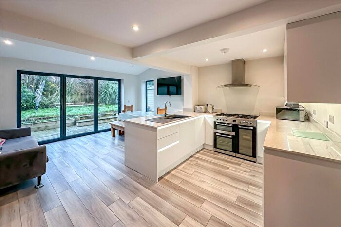 3 Bedroom Semi-Detached House For Sale In Windmill Avenue, St. Albans, Hertfordshire, AL4