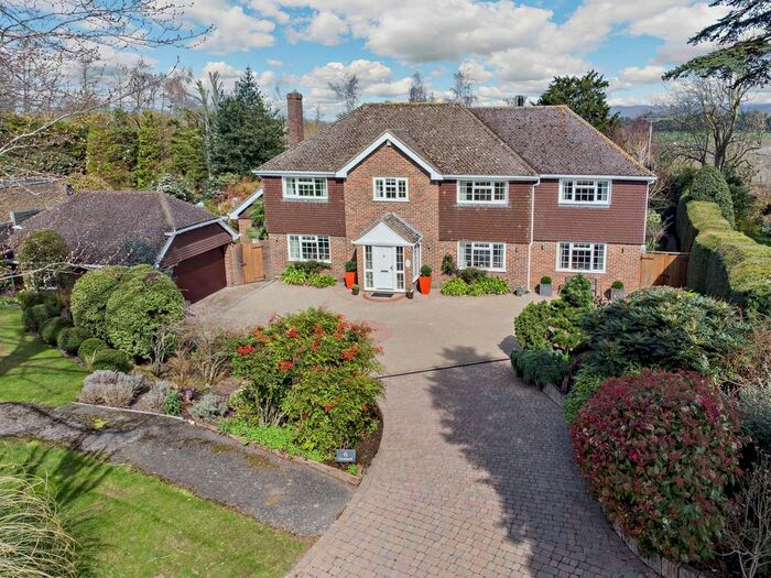 5 Bedroom Detached House For Sale In Selling Court, Selling, Faversham, Kent, ME13