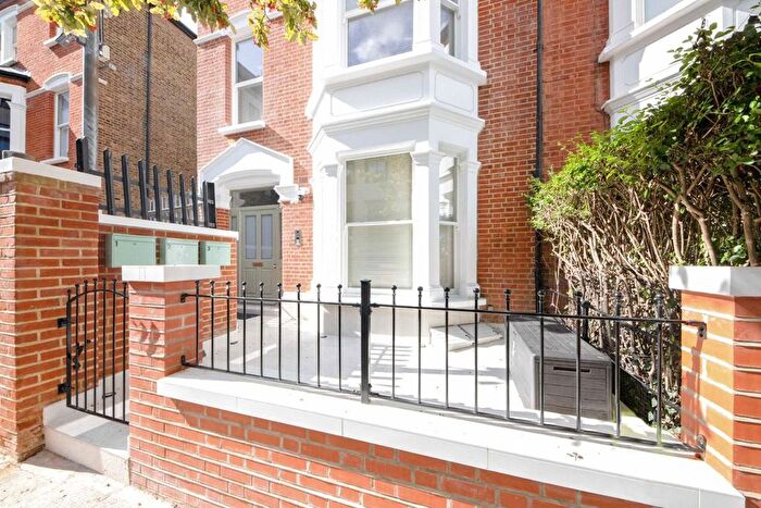 2 Bedroom Flat To Rent In Rowan Road, Hammersmith, W6
