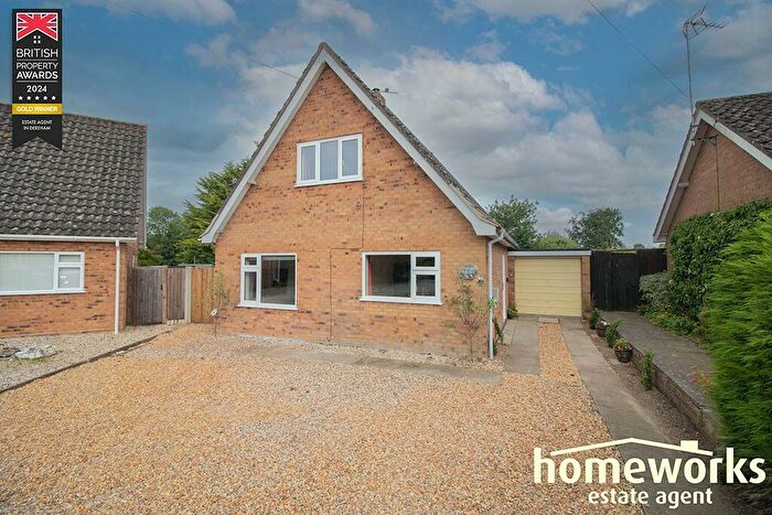 3 Bedroom Detached House For Sale In Cathedral Drive, NR20