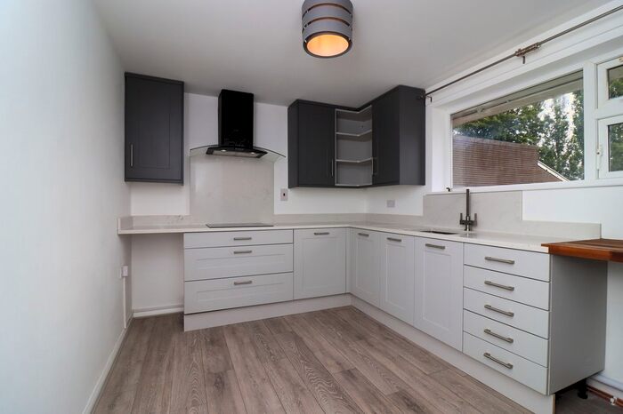 1 Bedroom Flat To Rent In Queens Drive, Leicester, LE19