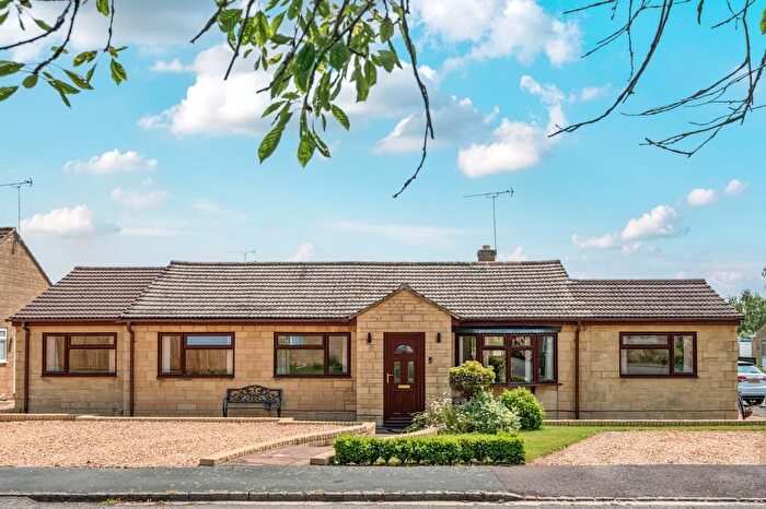 4 Bedroom Detached Bungalow For Sale In Carterton, Oxfordshire, OX18