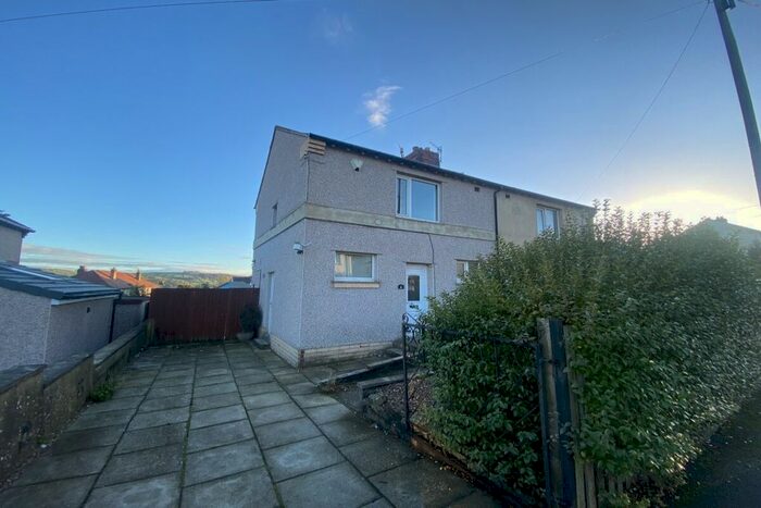 3 Bedroom Semi-Detached House To Rent In Calver Avenue, Keighley BD21