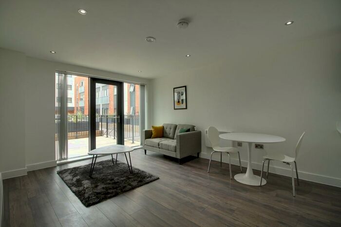 1 Bedroom Apartment To Rent In The Quadrant, Sand Pits, Birmingham City Centre, B1