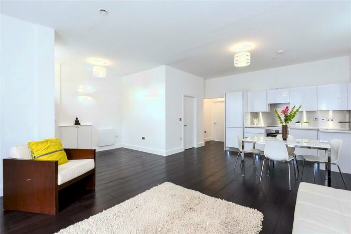 2 Bedroom Apartment To Rent In Kings Road, Reading, RG1