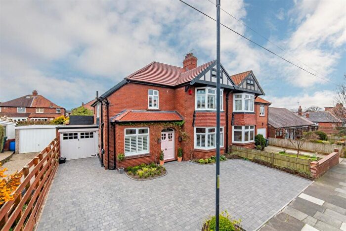3 Bedroom Semi Detached House For Sale In Beechwood Avenue, Monkseaton, NE25