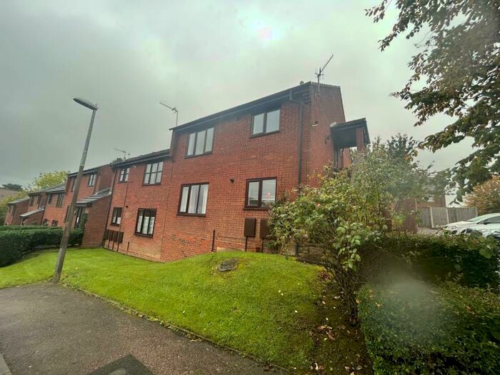 2 Bedroom Apartment To Rent In Juniper Rise, Halesowen, West Midlands, B63