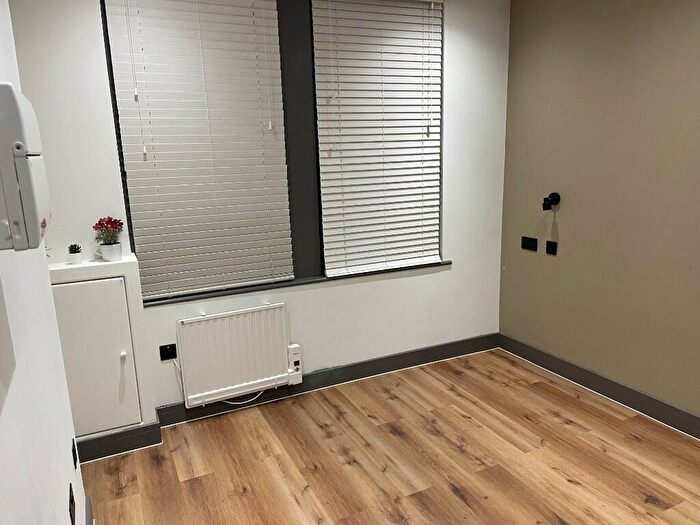 Studio To Rent In Burnt Oak Broadway, Edgware, Middlesex, HA8