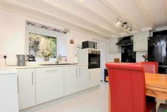 3 Bedroom Property To Rent In Penistone Road, New Mill, Holmfirth, HD9