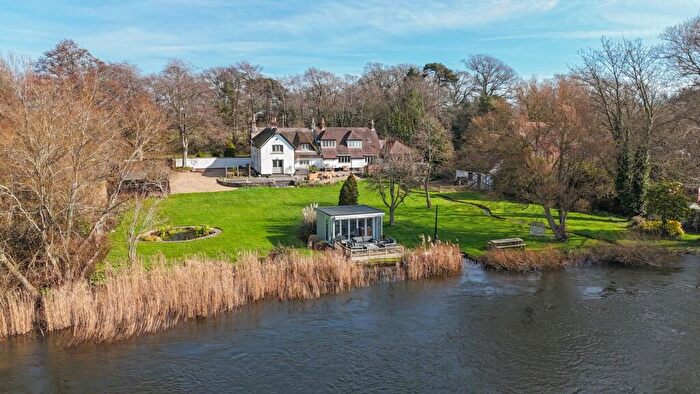 5 Bedroom Detached House For Sale In Salisbury Road, Christchurch, BH23