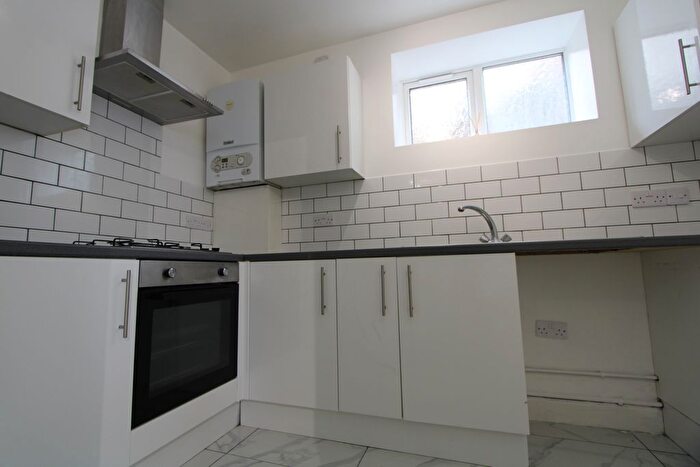 2 Bedroom Flat To Rent In Elmwood Road, Croydon, CR0