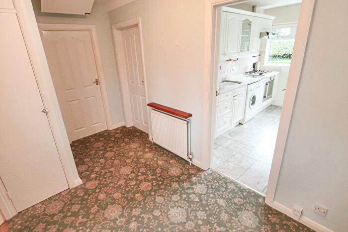 2 Bedroom Semi-Detached Bungalow For Sale In Wattendon Road, Kenley, CR8
