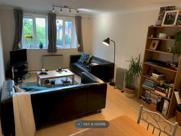 2 Bedroom Flat To Rent In Broomfield Lodge, Leeds LS6