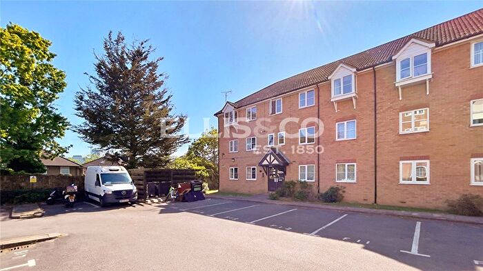 2 Bedroom Flat For Sale In Foxglove Court, Vicars Bridge Close, Wembley, HA0